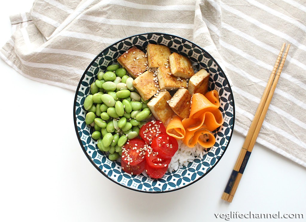 Bowl di riso integrale con tofu