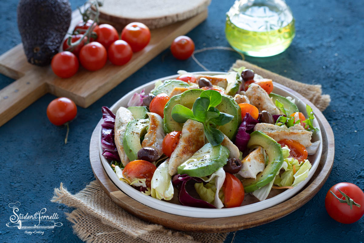 Insalata di pollo e avocado
